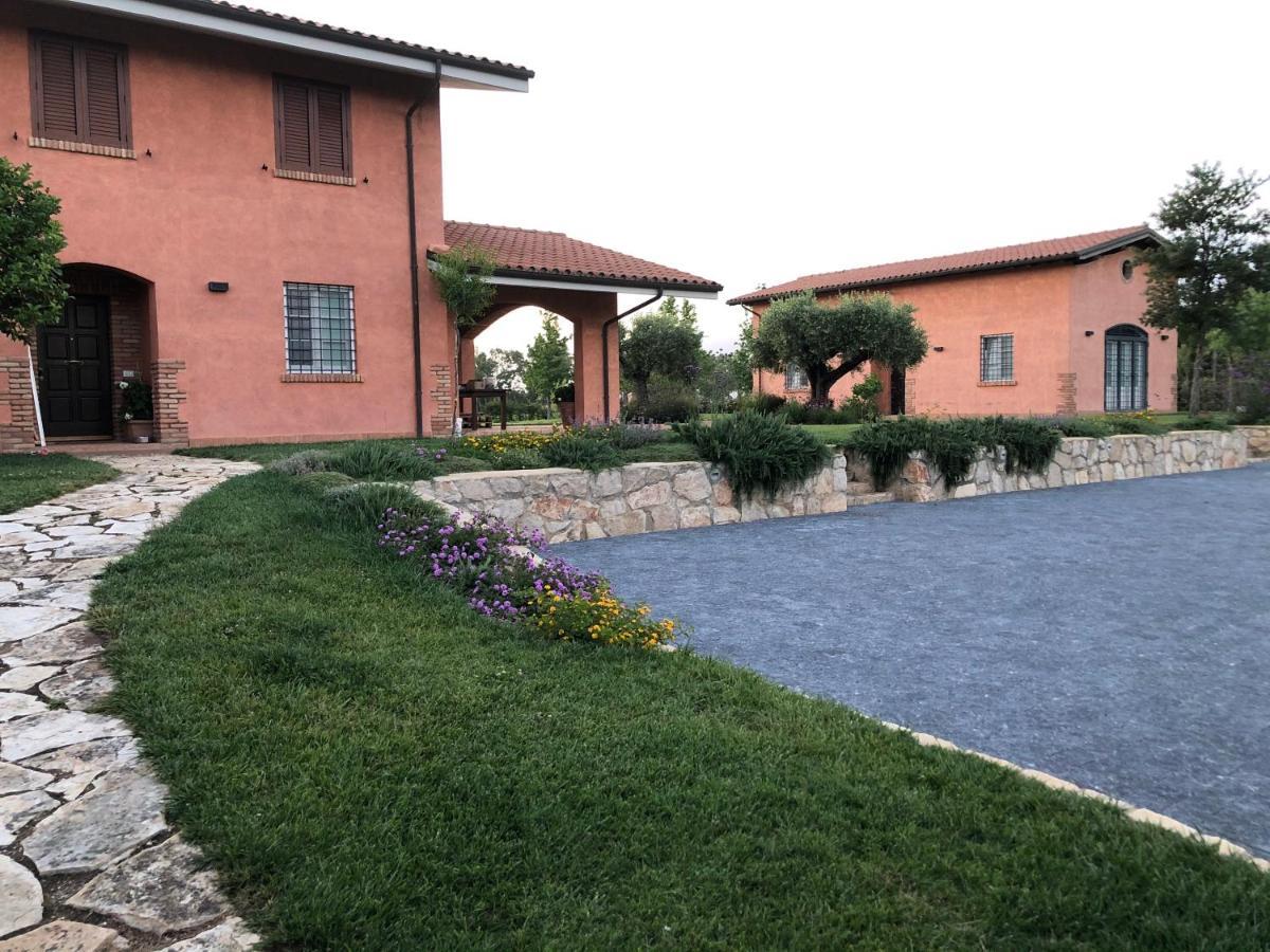 Casale Appia Bed & Breakfast Latina Eksteriør bilde