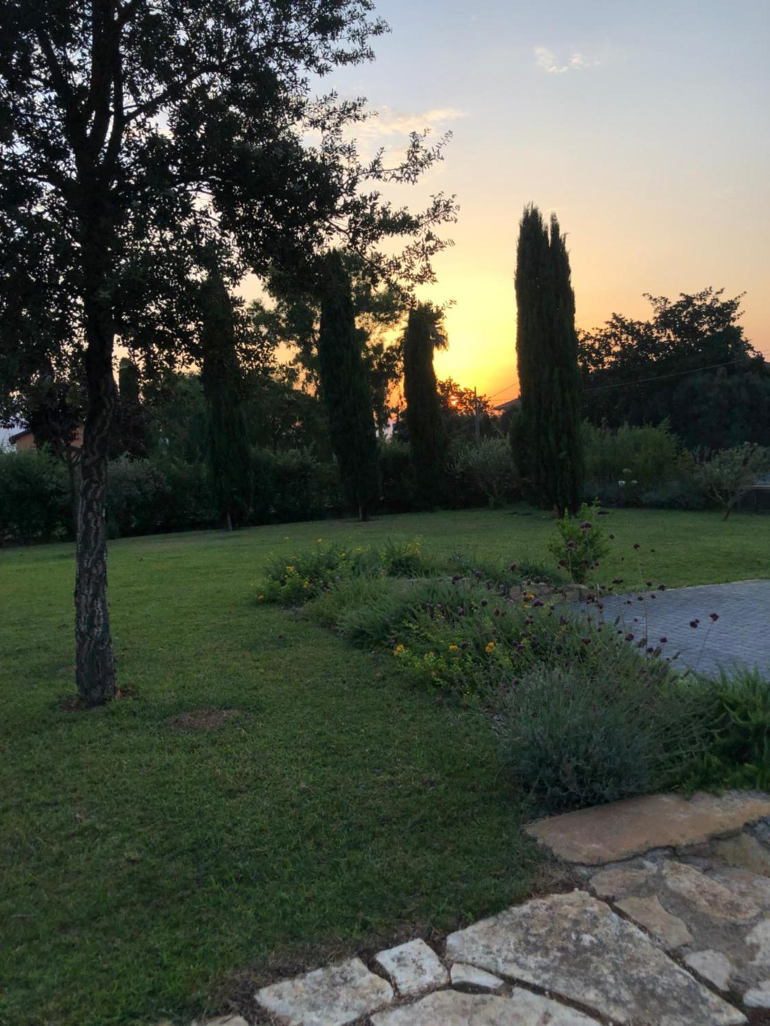 Casale Appia Bed & Breakfast Latina Eksteriør bilde